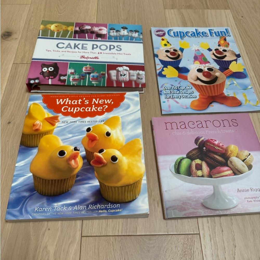 Cake Pop Cookbooks Bakerella, Macarons, What’s New Cupcake? Lot of 4